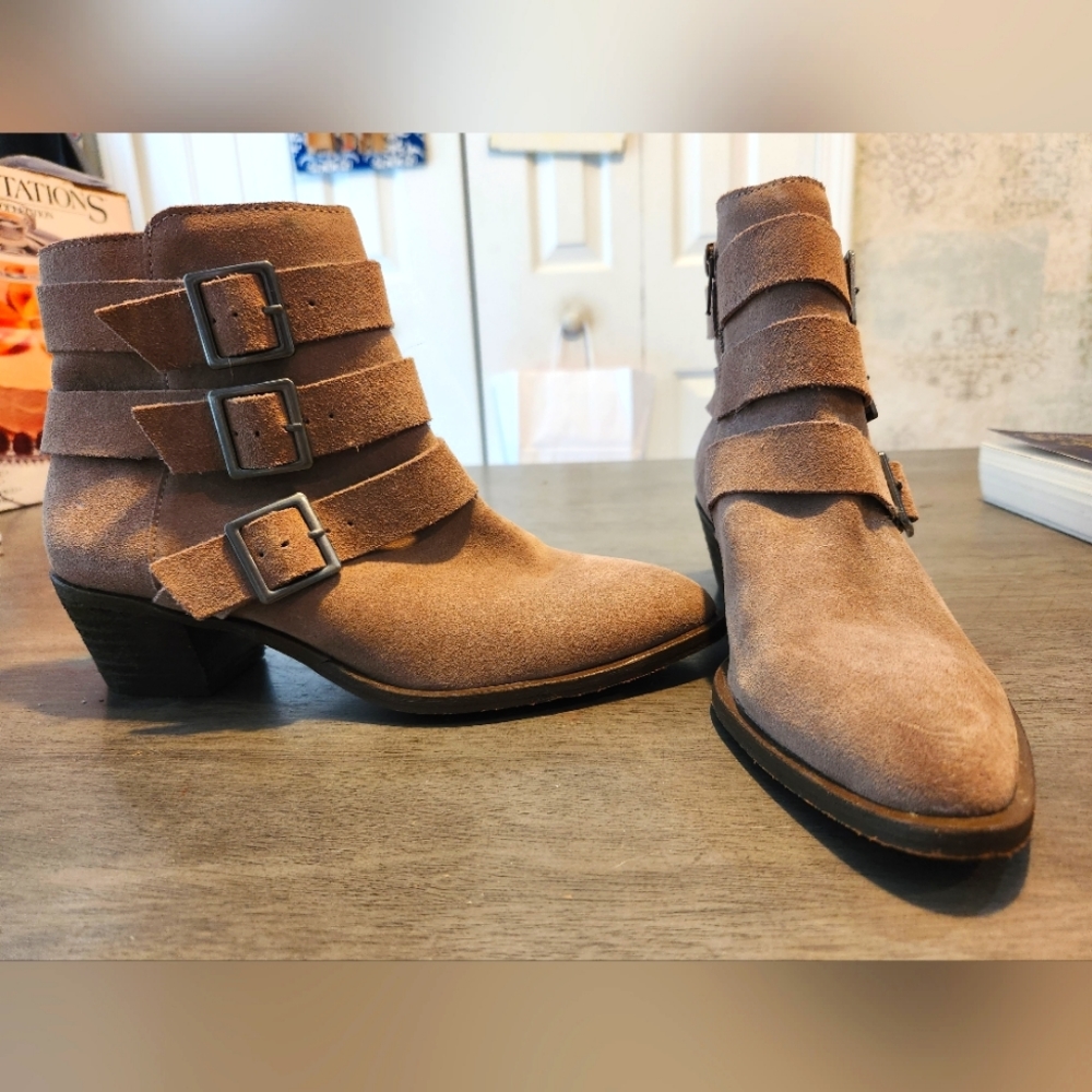 Sole Society Nelmaeya booties